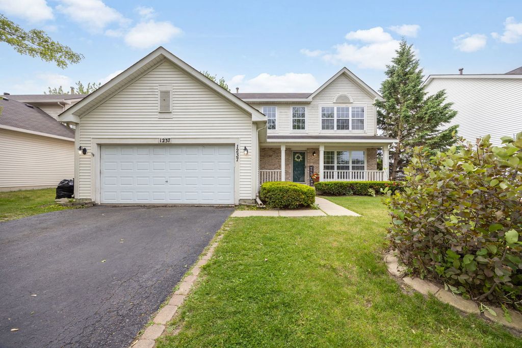 1237 E Greystone Drive, Round Lake Beach, IL 60073