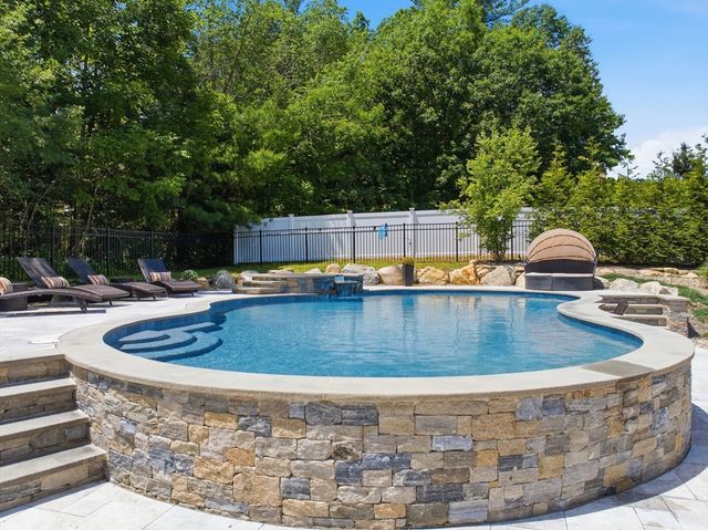 1 Valley View Drive, Grafton, MA 01536