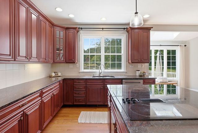 1 Valley View Drive, Grafton, MA 01536