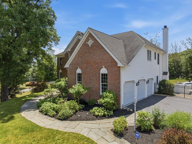 1 Valley View Drive, Grafton, MA 01536