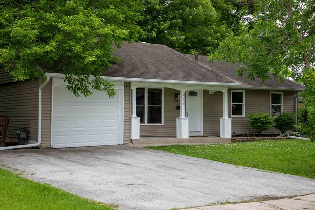114 E Clark Street, Glenwood, IL 60425
