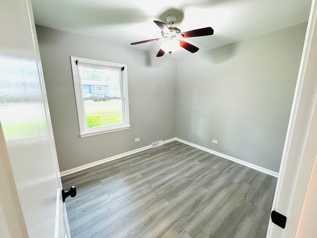 114 E Clark Street, Glenwood, IL 60425