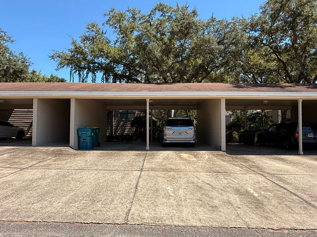 1054 9th Street, Shalimar, FL 32579