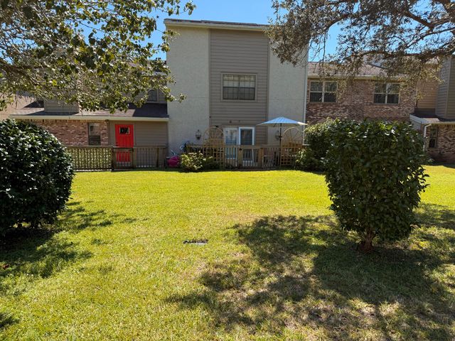 1054 9th Street, Shalimar, FL 32579
