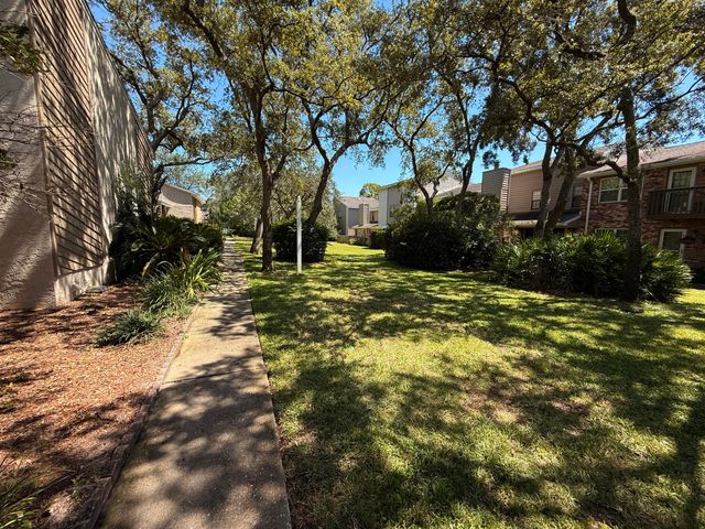 1054 9th Street, Shalimar, FL 32579