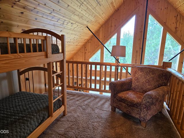 1732 Prairie Falcon Drive, Redmond, OR 97756