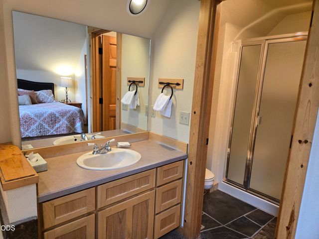 1732 Prairie Falcon Drive, Redmond, OR 97756