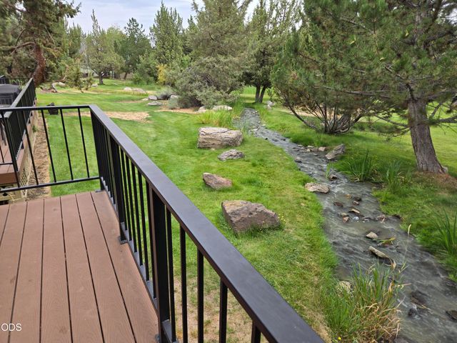 1732 Prairie Falcon Drive, Redmond, OR 97756
