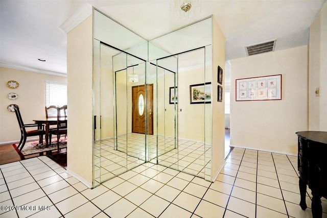 28 Morningside Drive, Old Bridge, NJ 08857
