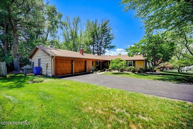 28 Morningside Drive, Old Bridge, NJ 08857