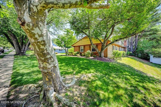 28 Morningside Drive, Old Bridge, NJ 08857
