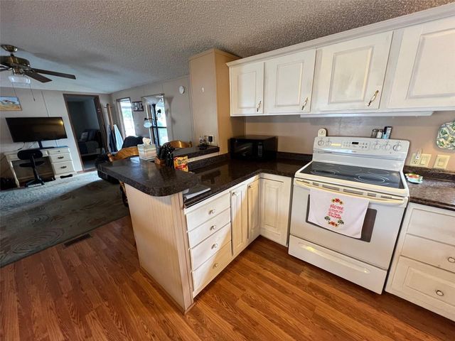 6580 SEMINOLE BOULEVARD 300, Seminole, FL 33772