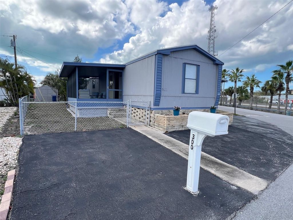 6580 SEMINOLE BOULEVARD 300, Seminole, FL 33772