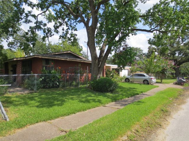 6633 Mobud Drive, Houston, TX 77074