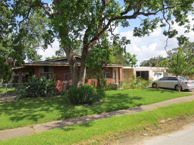 6633 Mobud Drive, Houston, TX 77074