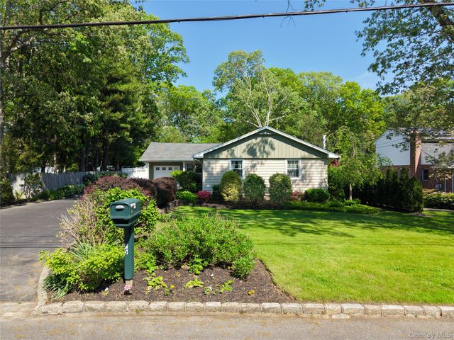 75 Summit Drive, Smithtown, NY 11787