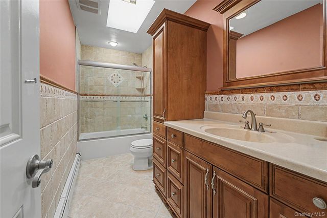 75 Summit Drive, Smithtown, NY 11787