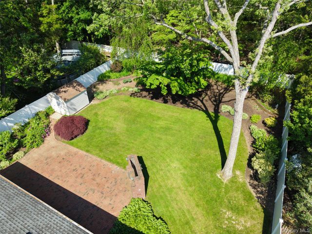 75 Summit Drive, Smithtown, NY 11787