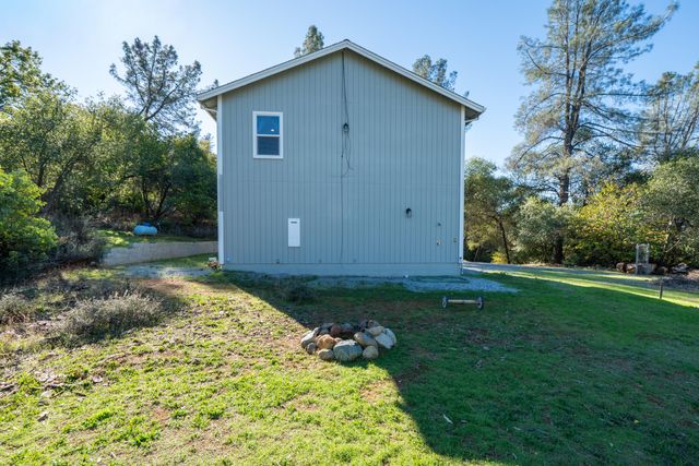 19404 Peppernut Drive, Redding, CA 96003