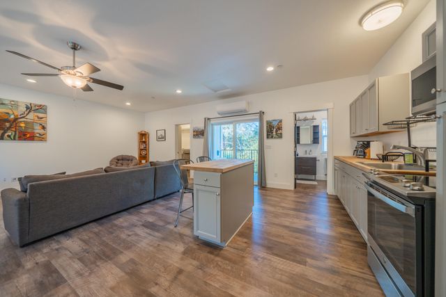 19404 Peppernut Drive, Redding, CA 96003