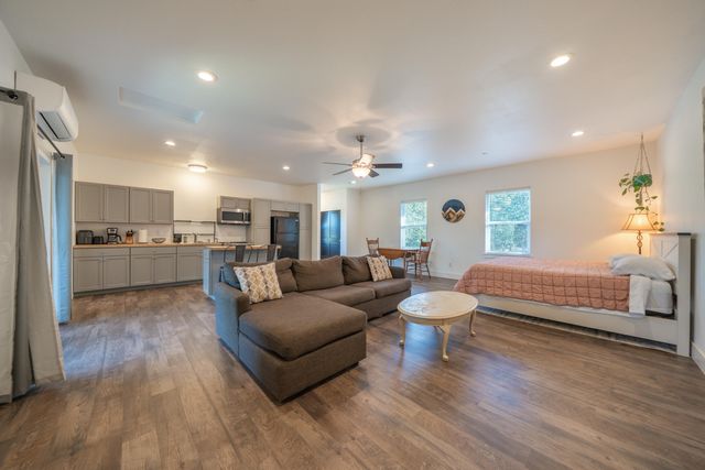 19404 Peppernut Drive, Redding, CA 96003