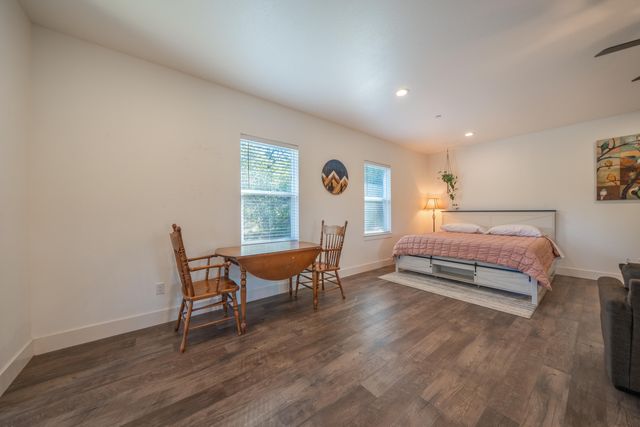 19404 Peppernut Drive, Redding, CA 96003