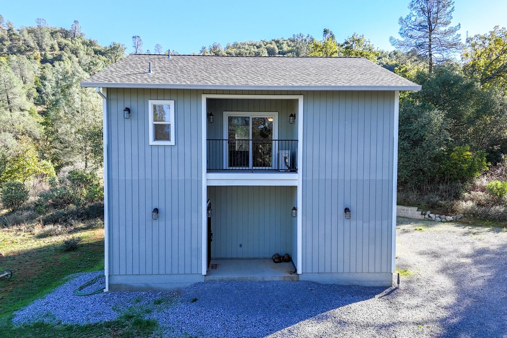 19404 Peppernut Drive, Redding, CA 96003