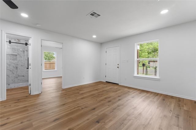 2732 Mckenzie Avenue, Waco, TX 76708