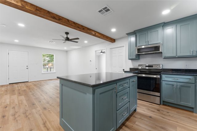 2732 Mckenzie Avenue, Waco, TX 76708