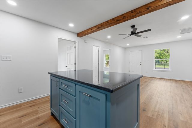 2732 Mckenzie Avenue, Waco, TX 76708