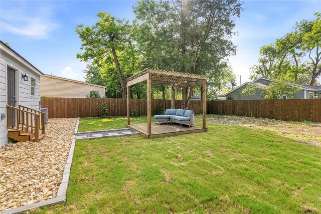 2732 Mckenzie Avenue, Waco, TX 76708
