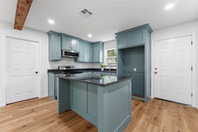 2732 Mckenzie Avenue, Waco, TX 76708