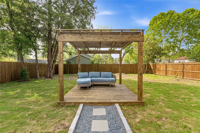 2732 Mckenzie Avenue, Waco, TX 76708