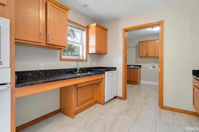 56545 Sun Ray Drive, Elkhart, IN 46516