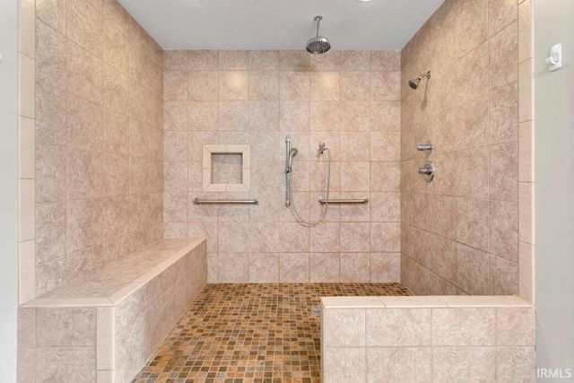 56545 Sun Ray Drive, Elkhart, IN 46516