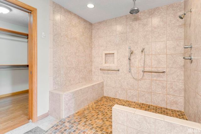 56545 Sun Ray Drive, Elkhart, IN 46516