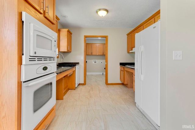 56545 Sun Ray Drive, Elkhart, IN 46516