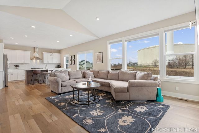 8367 Bauer Ridge Avenue, Jenison, MI 49428