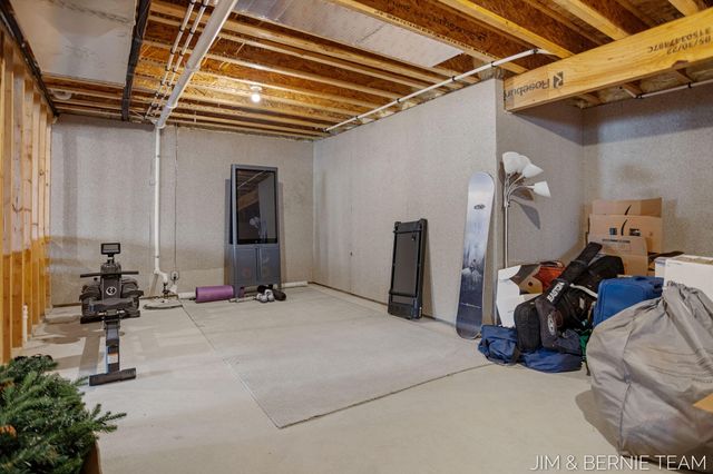 8367 Bauer Ridge Avenue, Jenison, MI 49428