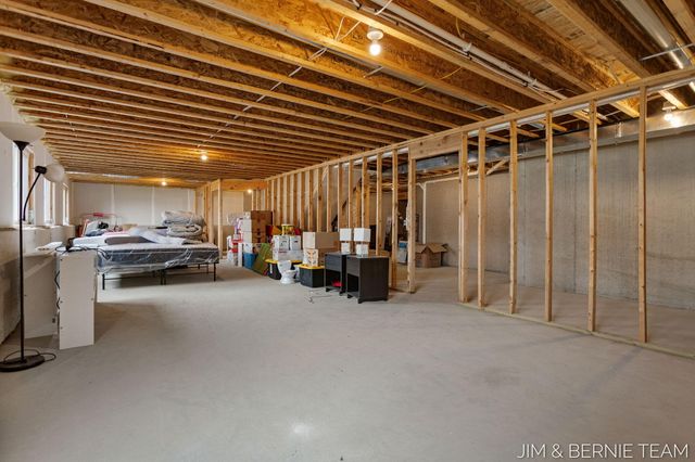 8367 Bauer Ridge Avenue, Jenison, MI 49428