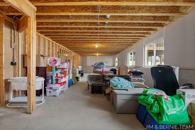 8367 Bauer Ridge Avenue, Jenison, MI 49428