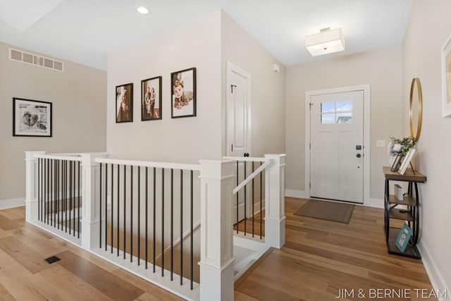 8367 Bauer Ridge Avenue, Jenison, MI 49428