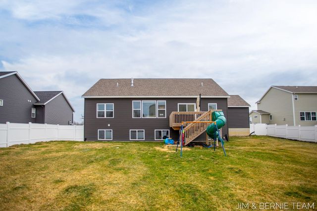 8367 Bauer Ridge Avenue, Jenison, MI 49428