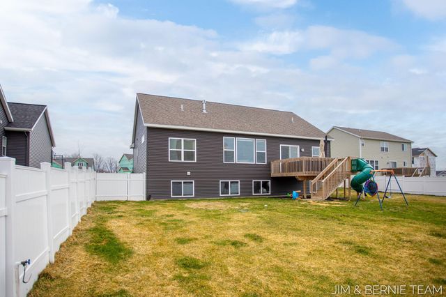 8367 Bauer Ridge Avenue, Jenison, MI 49428