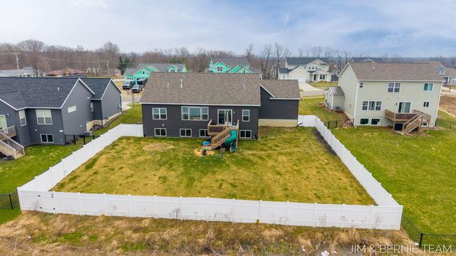 8367 Bauer Ridge Avenue, Jenison, MI 49428