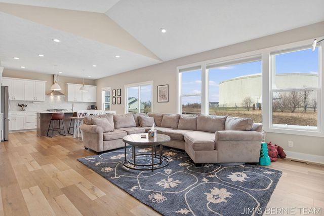 8367 Bauer Ridge Avenue, Jenison, MI 49428