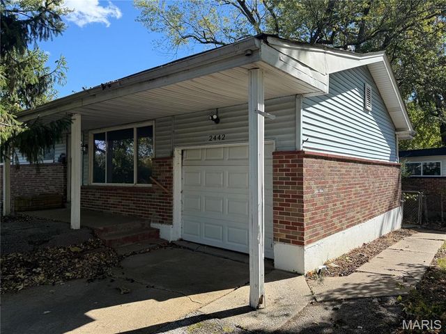 2442 Gardner Drive, St Louis, MO 63136