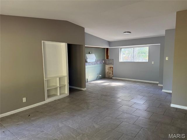 2442 Gardner Drive, St Louis, MO 63136