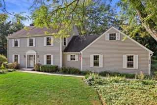 372 Birch ROAD, Delafield, WI 53018