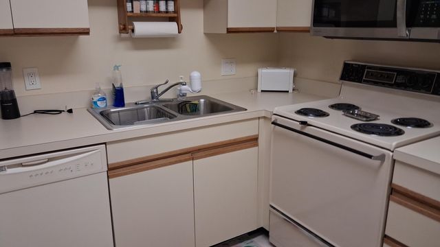 23 Lake Vista Trl Apt 204, Port St Lucie, FL 34952